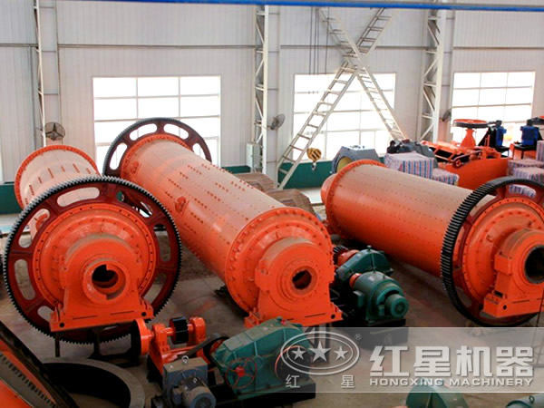 鉀長(zhǎng)石球磨機(jī)車間 鉀長(zhǎng)石球磨機(jī)車間