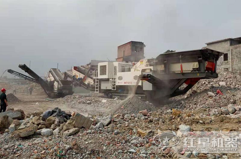 移動破碎機建筑垃圾破碎現場