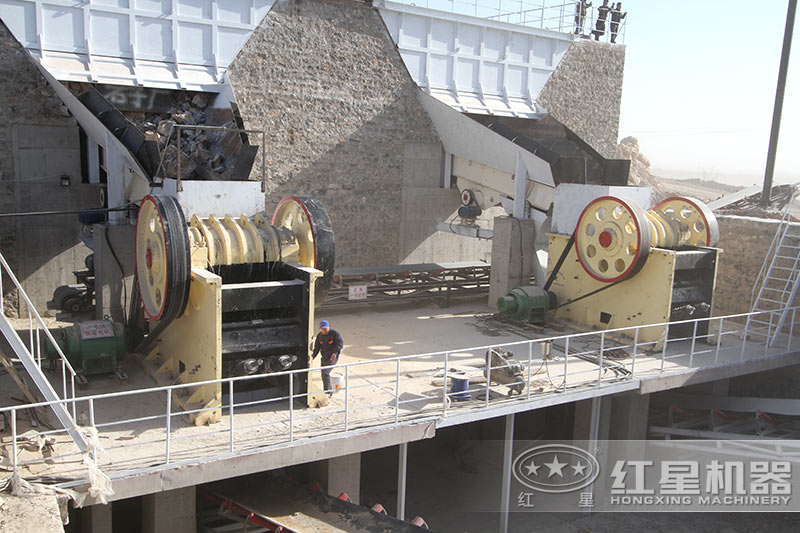 石膏顎式破碎機作業現場 石膏顎式破碎機作業現場